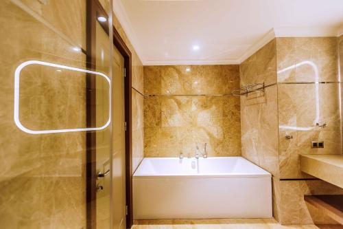 Imagen de la habitación del Hotel J\'s Signature. Foto 17