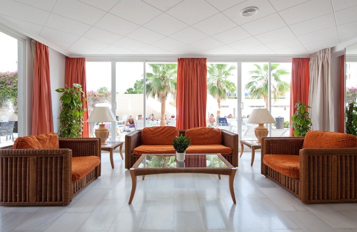 Imagen de los interiores del Hotel Js Yate. Foto 12