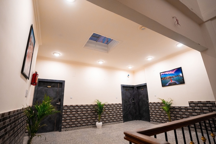 Imagen de los interiores del Hotel Jsr Kedar. Foto 10
