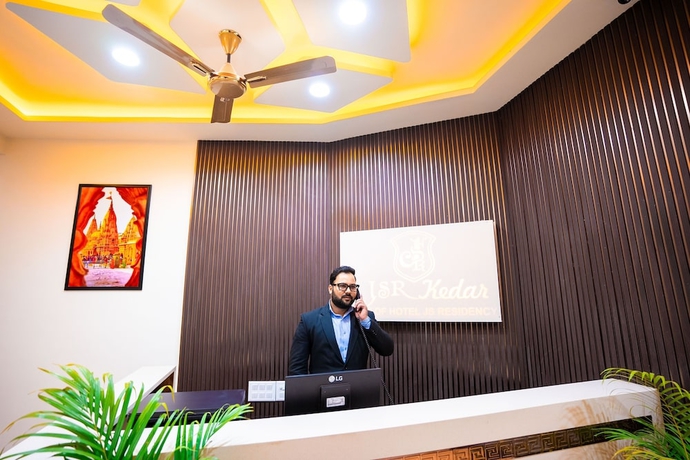 Imagen de los interiores del Hotel Jsr Kedar. Foto 17