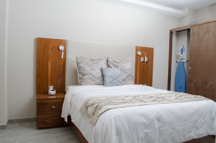 Imagen de la habitación del Hotel Jtowers. Foto 13