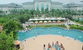 Imagen de la piscina del Hotel Ju Long Wan Hotspring. Foto 6