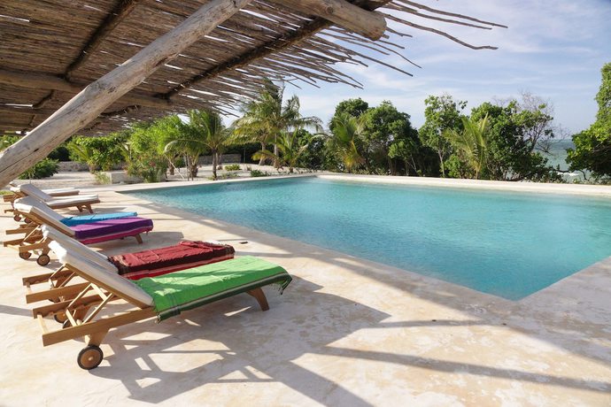 Imagen de la piscina del Hotel Jua Retreat. Foto 18