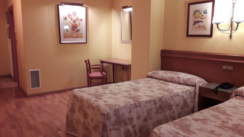 Imagen de la habitación del Hotel Juan Carlos I. Foto 14