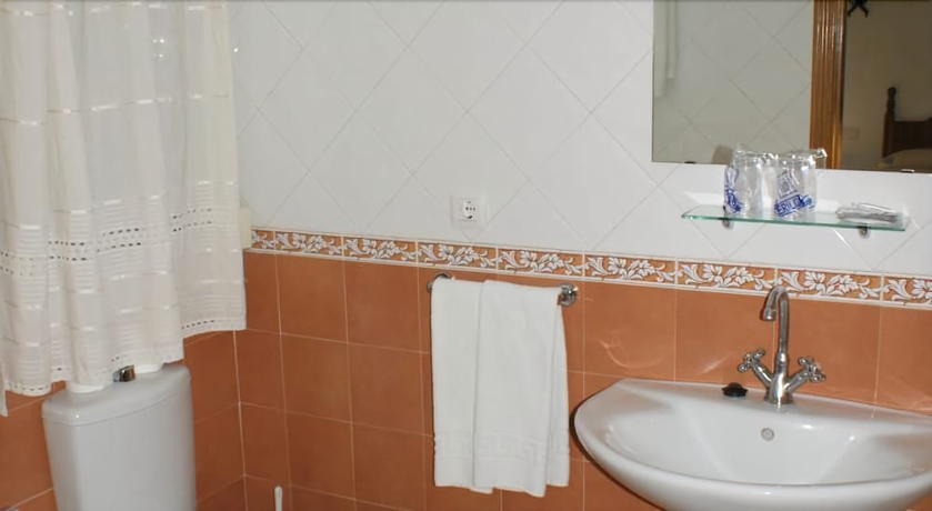 Imagen de la habitación del Hotel Juan Francisco. Foto 10