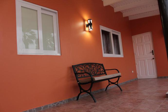 Imagen de los interiores del Hotel Juanedu Suites. Foto 9