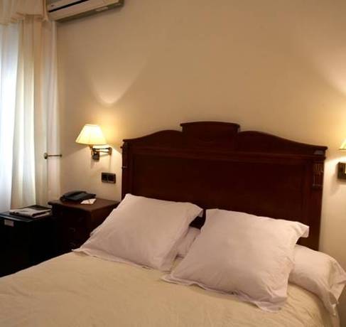 Imagen de la habitación del Hotel Juanito. Foto 15