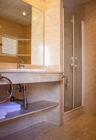 Imagen de la habitación del Hotel Juanito Platja. Foto 17