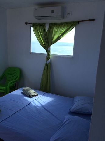 Imagen de la habitación del Hotel Juanmar. Foto 17