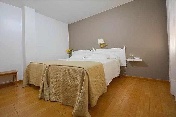 Imagen de la habitación del Hotel Jucamar. Foto 5