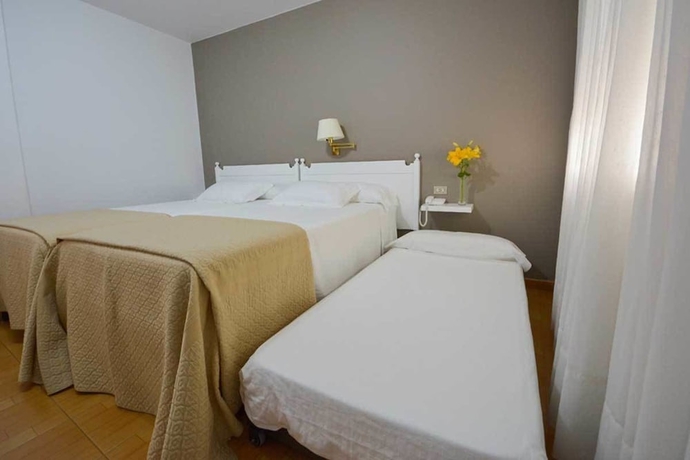 Imagen de la habitación del Hotel Jucamar. Foto 6