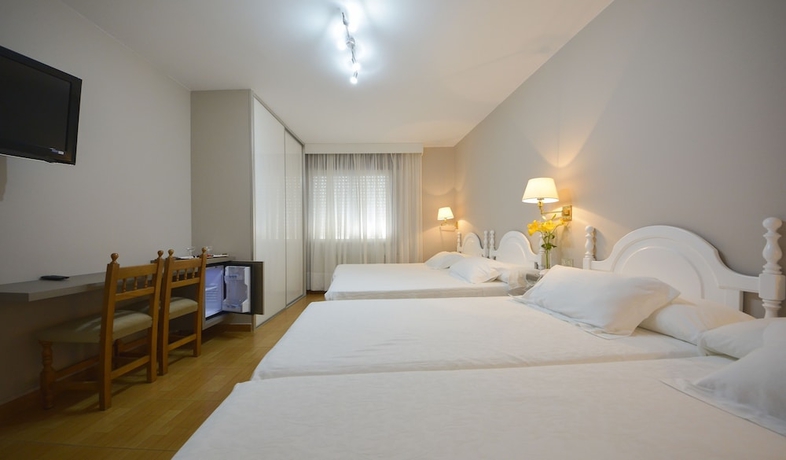 Imagen de la habitación del Hotel Jucamar. Foto 8