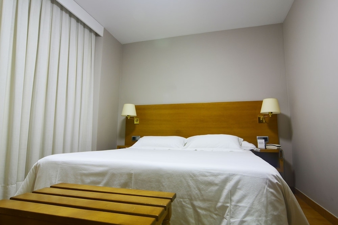 Imagen de la habitación del Hotel Jucamar. Foto 11