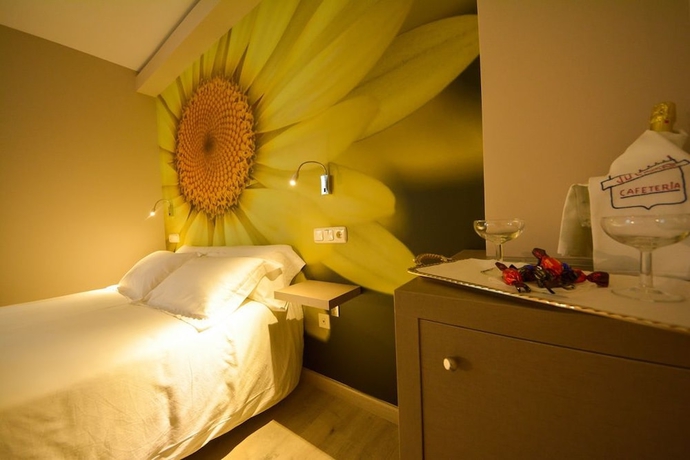 Imagen de la habitación del Hotel Jucamar. Foto 13