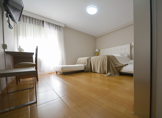 Imagen de la habitación del Hotel Jucamar. Foto 14