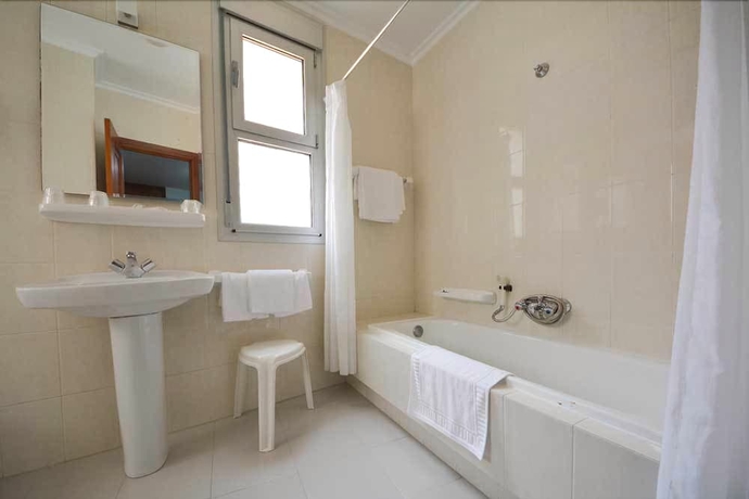 Imagen de la habitación del Hotel Jucamar. Foto 18