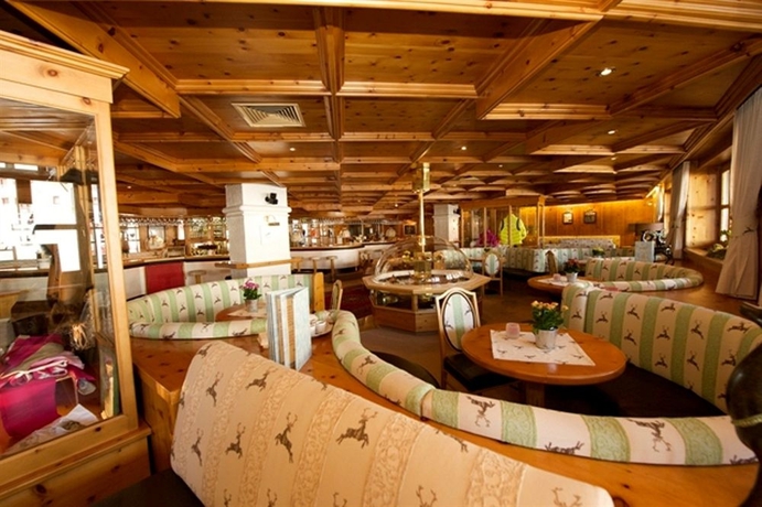 Imagen de los interiores del Hotel Jufa Alpenhotel Saalbach. Foto 13