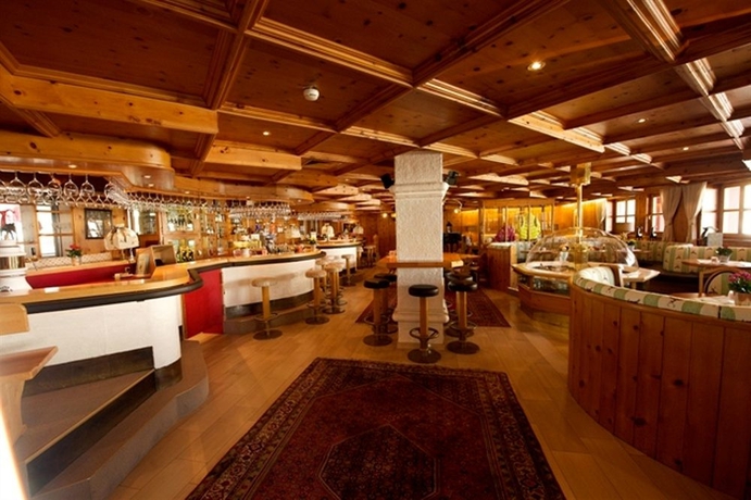 Imagen del bar/restaurante del Hotel Jufa Alpenhotel Saalbach. Foto 3