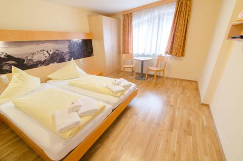 Imagen de la habitación del Hotel Jufa Montafon. Foto 4