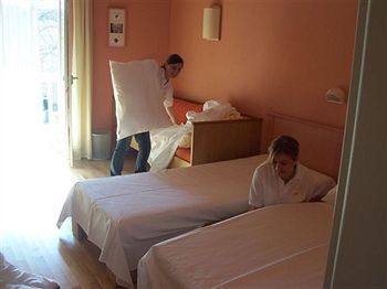 Imagen del bar/restaurante del Hotel Jufa Nördlingen. Foto 2