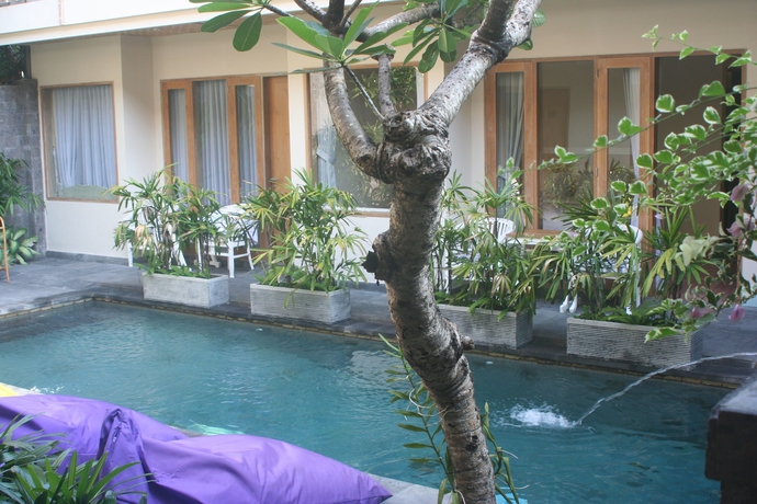Imagen de la piscina del Hotel Jukung Guest House. Foto 19