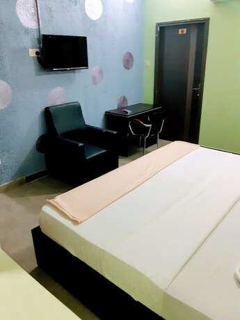 Imagen general del Hotel Julbert Plaza. Foto 14