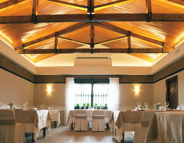 Imagen del bar/restaurante del Hotel Juleca. Foto 5