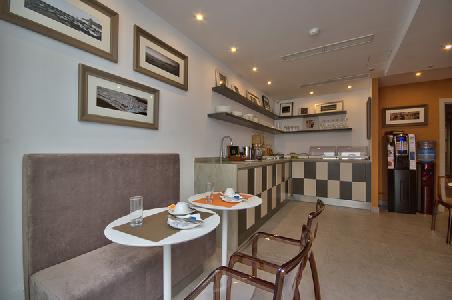 Imagen de la habitación del Hotel Jules Suites. Foto 8