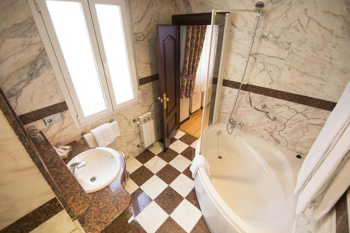 Imagen de la habitación del Hotel Julia, Aranda de Duero. Foto 3