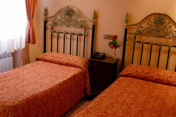 Imagen de la habitación del Hotel Julia, Aranda de Duero. Foto 7