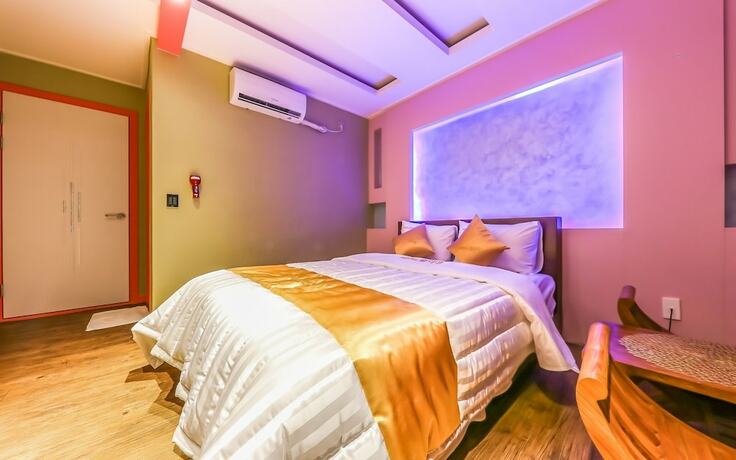 Imagen de la habitación del Hotel Julia Hongsung. Foto 11