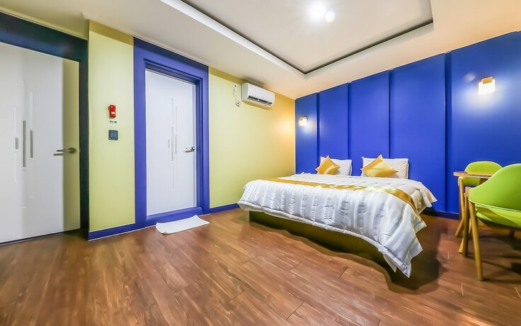 Imagen de la habitación del Hotel Julia Hongsung. Foto 16