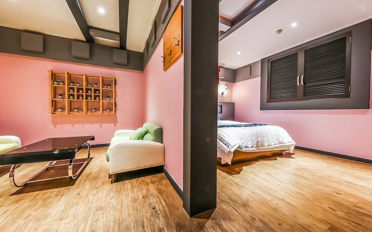 Imagen de la habitación del Hotel Julia Hongsung. Foto 18