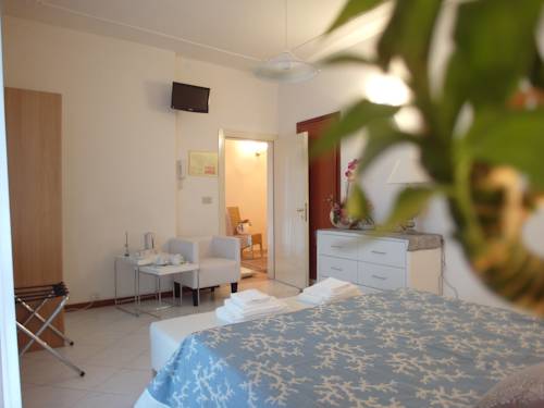 Imagen de la habitación del Hotel Julia, Lido degli Estensi. Foto 8