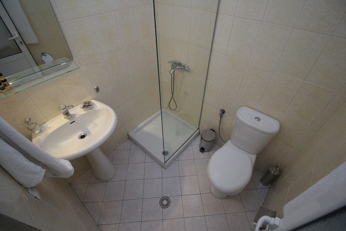 Imagen de la habitación del Hotel Julia, Sarande. Foto 5