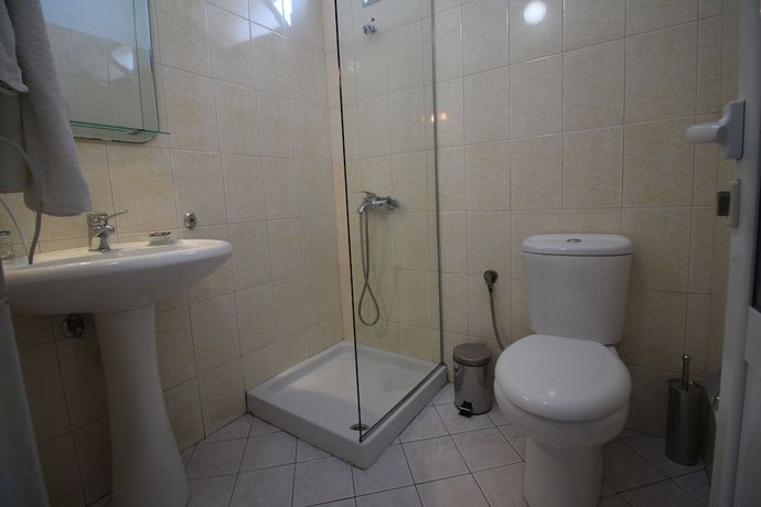 Imagen de la habitación del Hotel Julia, Sarande. Foto 6