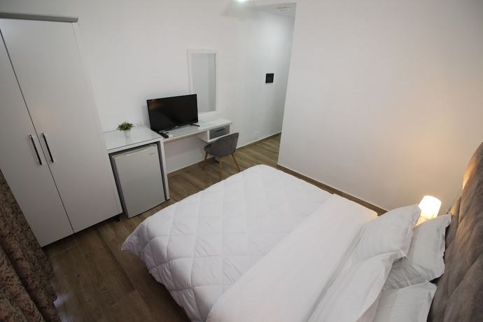 Imagen de la habitación del Hotel Julia, Sarande. Foto 8