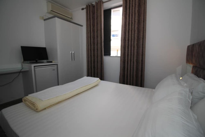 Imagen de la habitación del Hotel Julia, Sarande. Foto 10