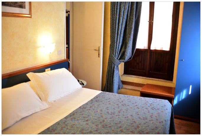 Imagen de la habitación del Hotel Julia, Trevi. Foto 8