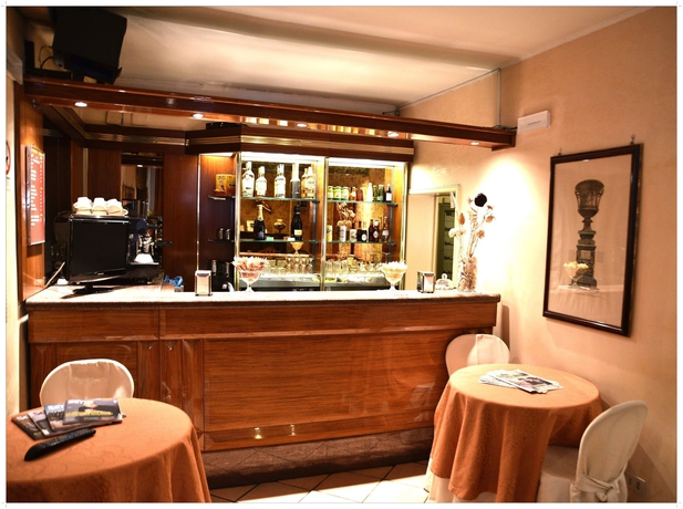 Imagen de los interiores del Hotel Julia, Trevi. Foto 16