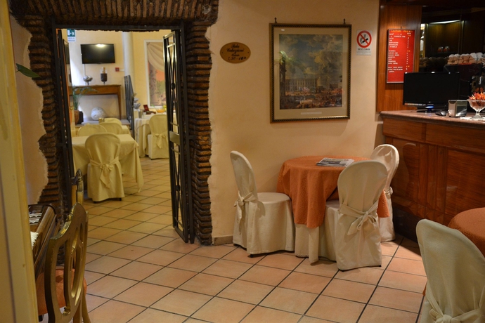 Imagen del bar/restaurante del Hotel Julia, Trevi. Foto 4