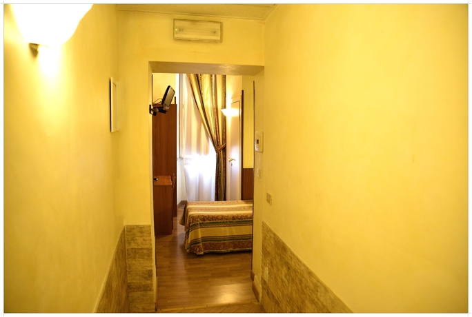 Imagen de la habitación del Hotel Julia, Trevi. Foto 11