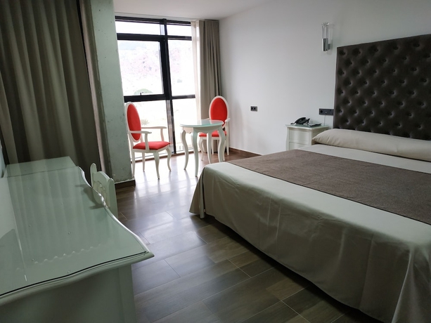 Imagen de la habitación del Hotel Julián, Alhama de Murcia. Foto 2