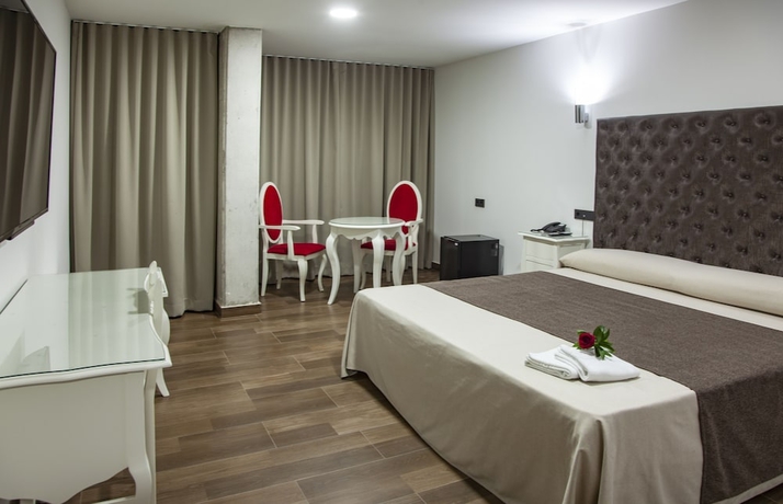 Imagen de la habitación del Hotel Julián, Alhama de Murcia. Foto 6