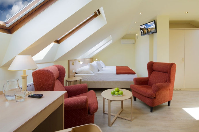 Imagen de la habitación del Hotel Julian, Praga. Foto 6