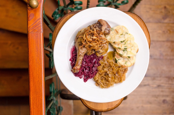 Imagen del bar/restaurante del Hotel Julian, Praga. Foto 3