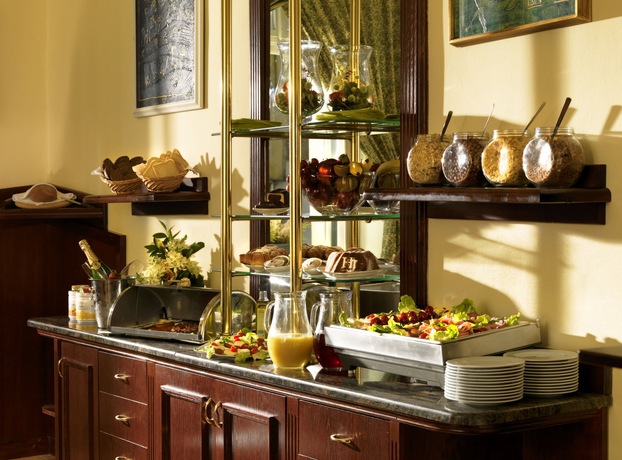 Imagen del bar/restaurante del Hotel Julian, Praga. Foto 5