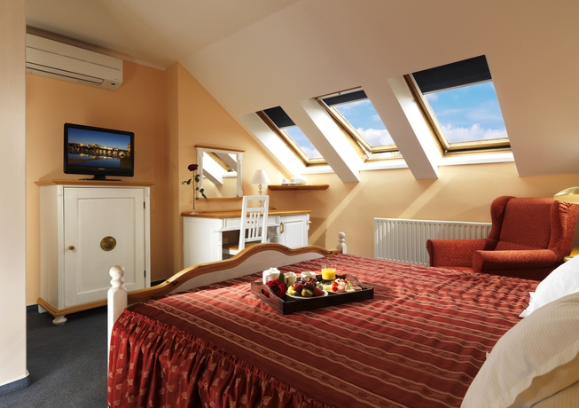 Imagen de la habitación del Hotel Julian, Praga. Foto 15