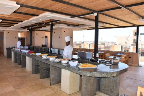 Imagen general del Hotel Juliana Beach Resort by VISION HURGHADA. Foto 3