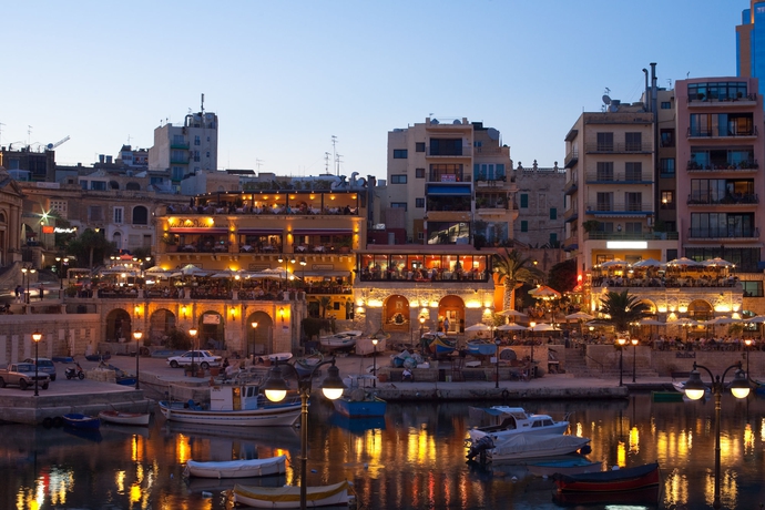 Imagen de los exteriores del Hotel Juliani. Foto 14